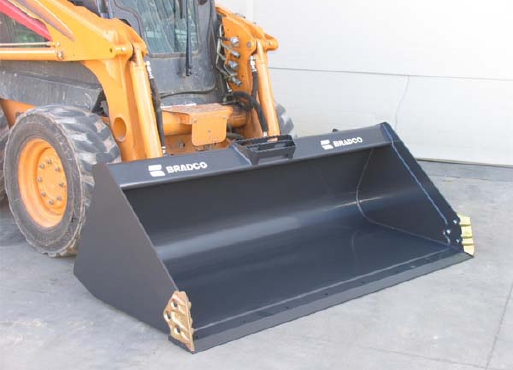 HighCapacity, HeavyDuty Buckets Paladin Attachments